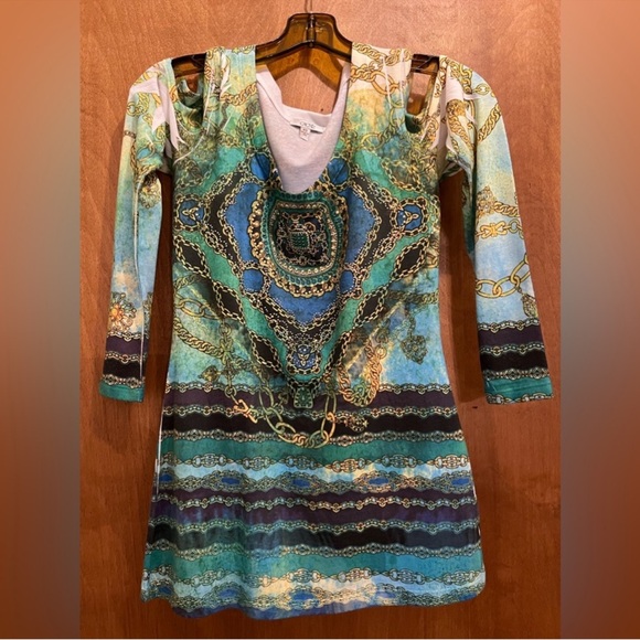 Cache Cold Shoulder Top - Picture 2 of 10